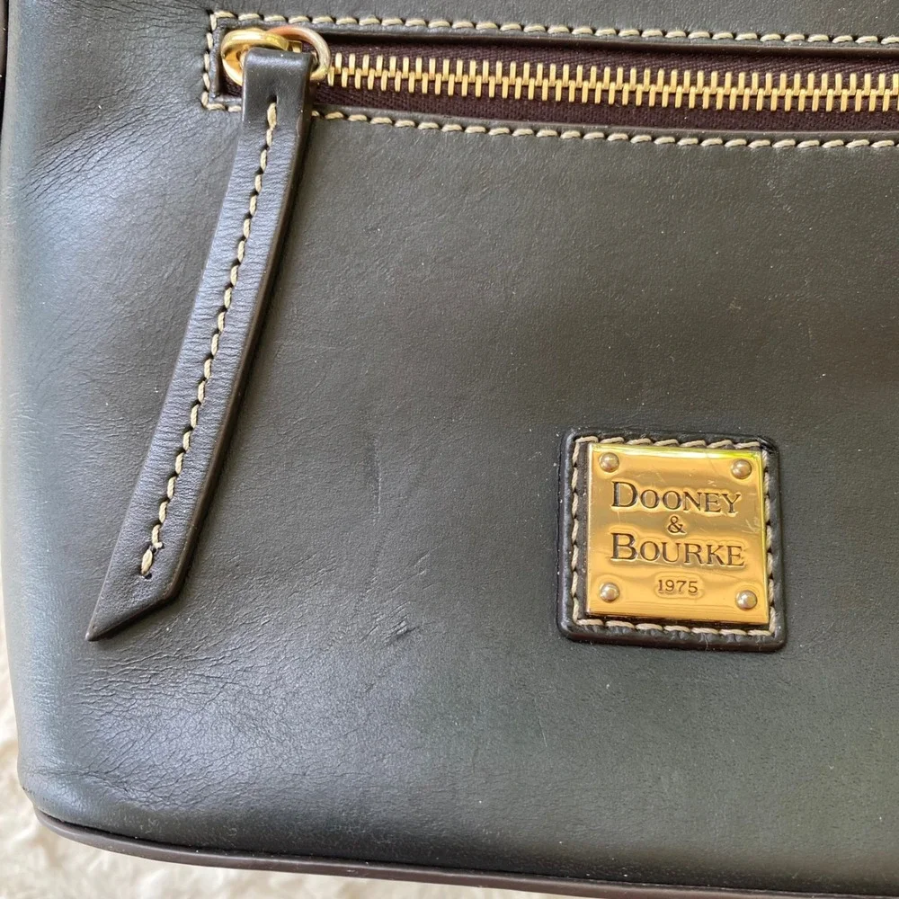 Dooney & Bourke Crossbody Bag Small Black Leather Domed Purse Classic Luxury